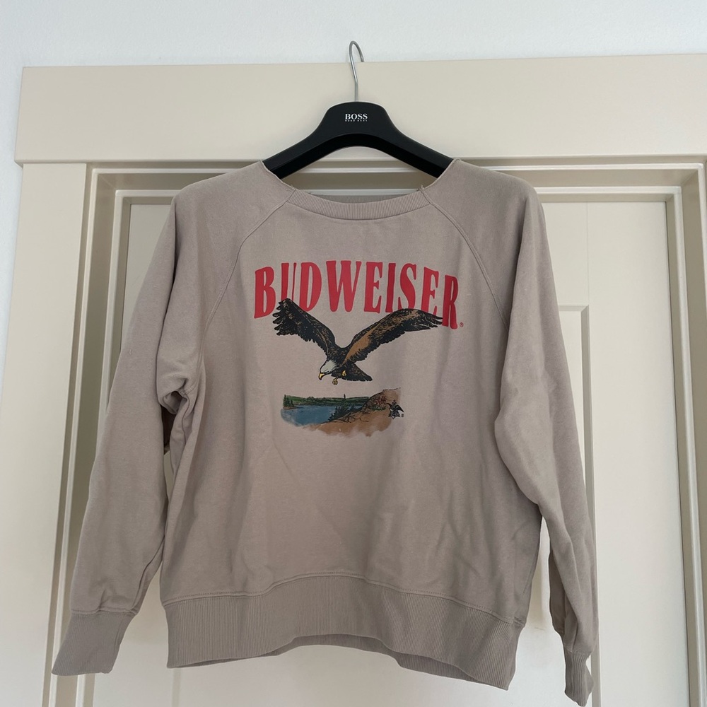 LAST CHANCE - will be donated soon

Budweiser Eagle sweater